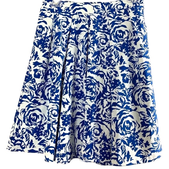 SzS Adrienne Vittadini Blue and White Skirt NWT - Picture 2 of 4